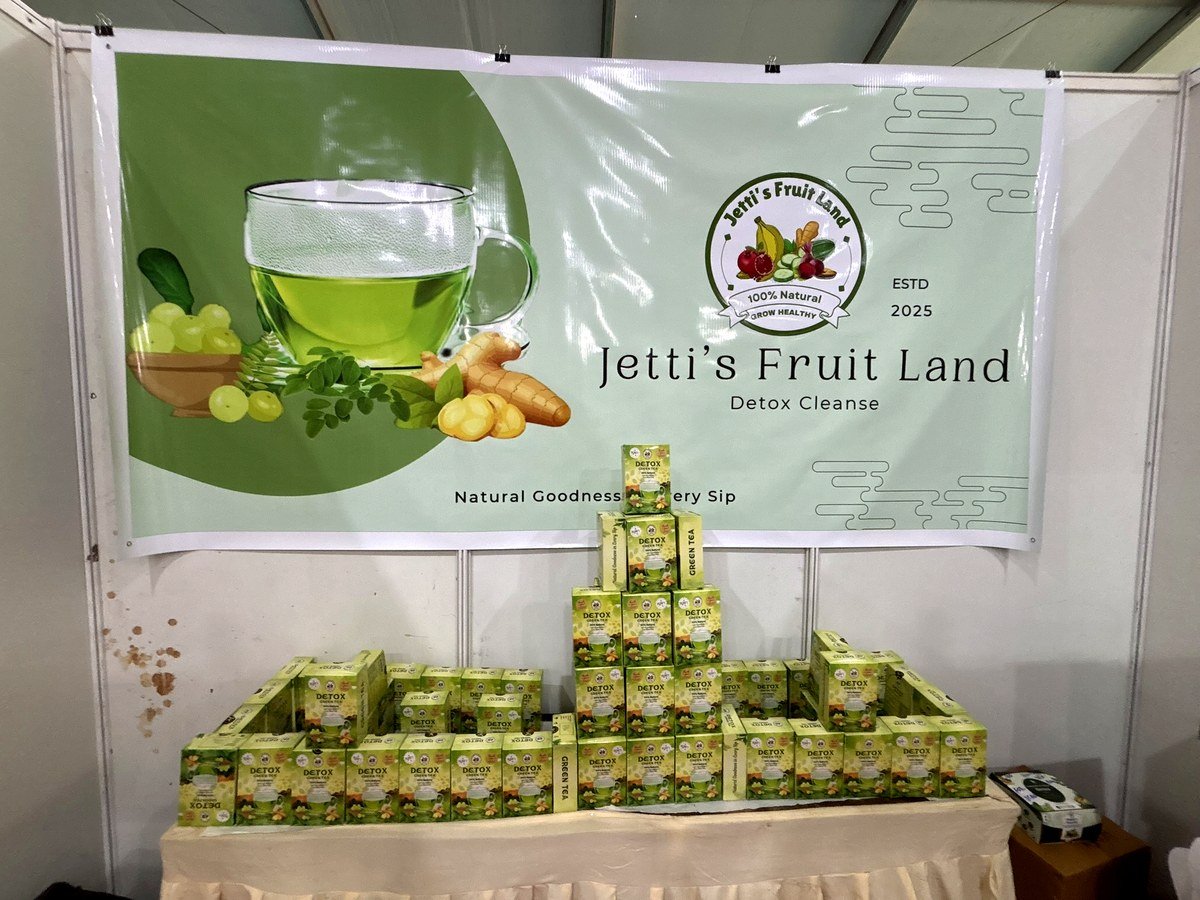 Jetti's Fruit Land Detox Cleanse packs displayed at Krishimela 2025 — Bengaluru