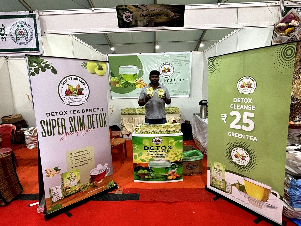 Punith Kumar at Jetti's Fruit Land booth — Krishimela 2025 Bengaluru